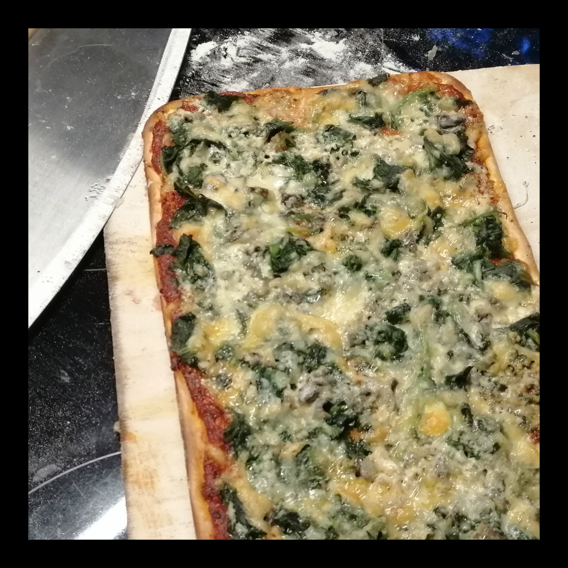Pizza mit Gorgonzola und Spinat – Schlemm dich fit!