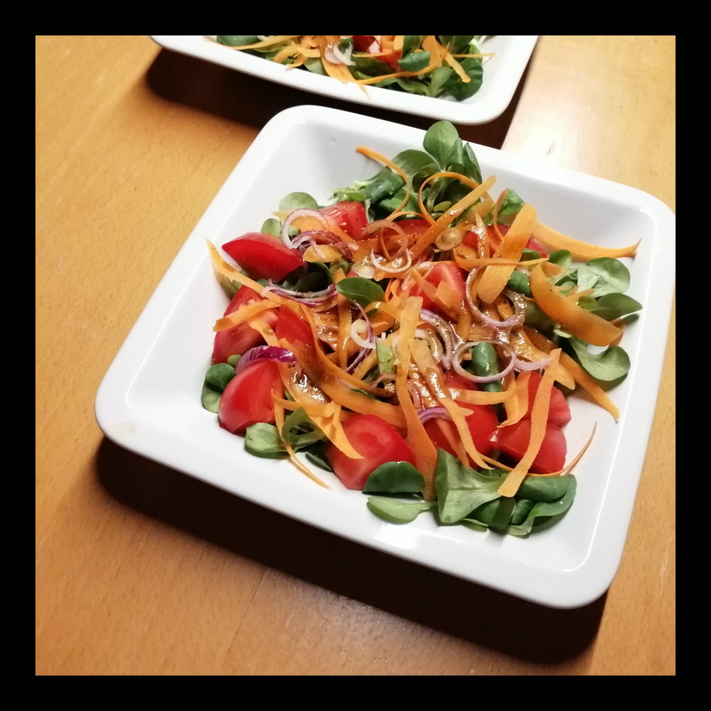 Feldsalat mit Möhren und Tomaten – Schlemm dich fit!