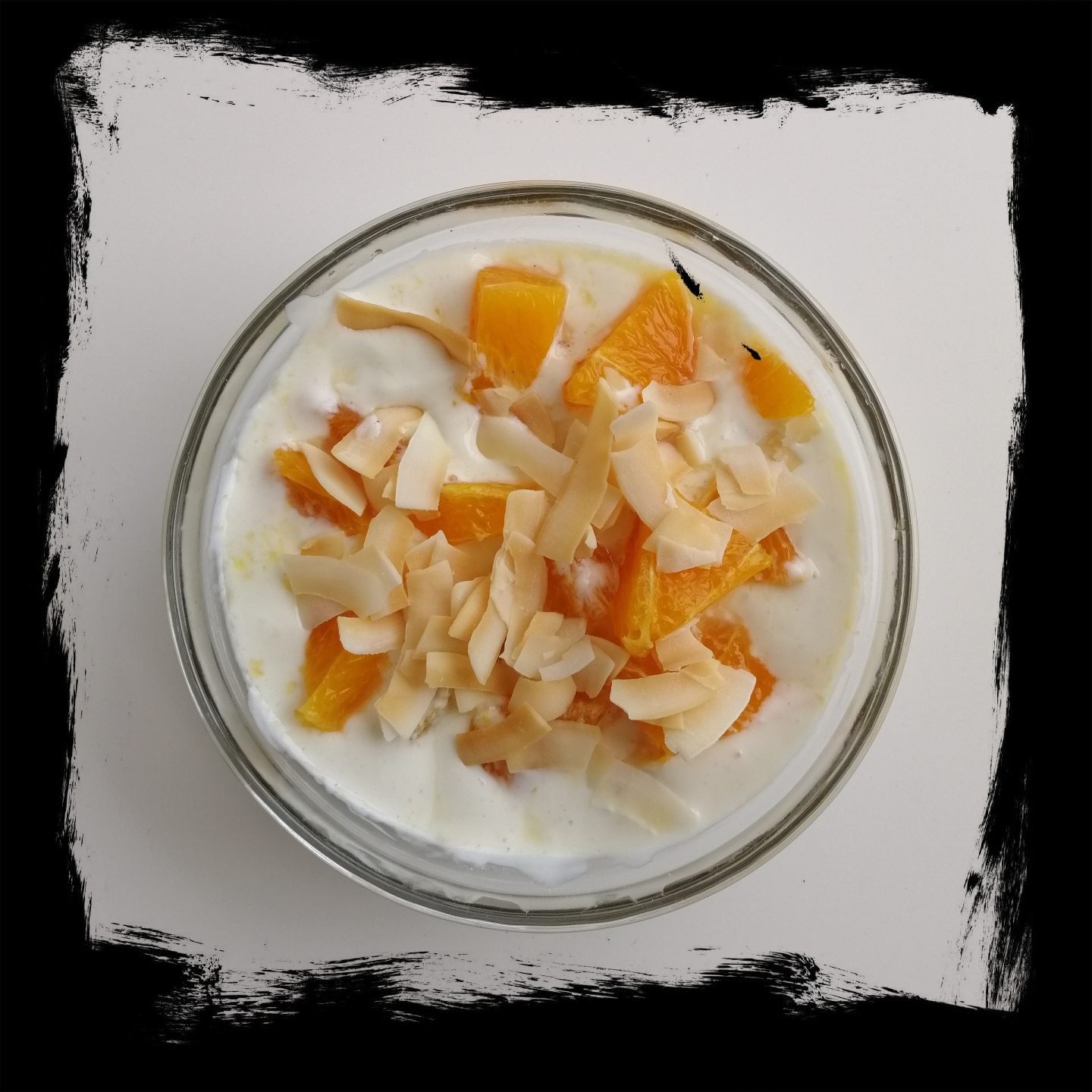 Orangenjoghurt mit Kokoschips – Schlemm dich fit!